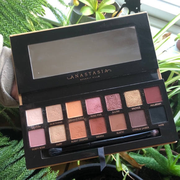 Anastasia Beverly Hills Soft Glam Eyeshadow - Picture 3 of 4